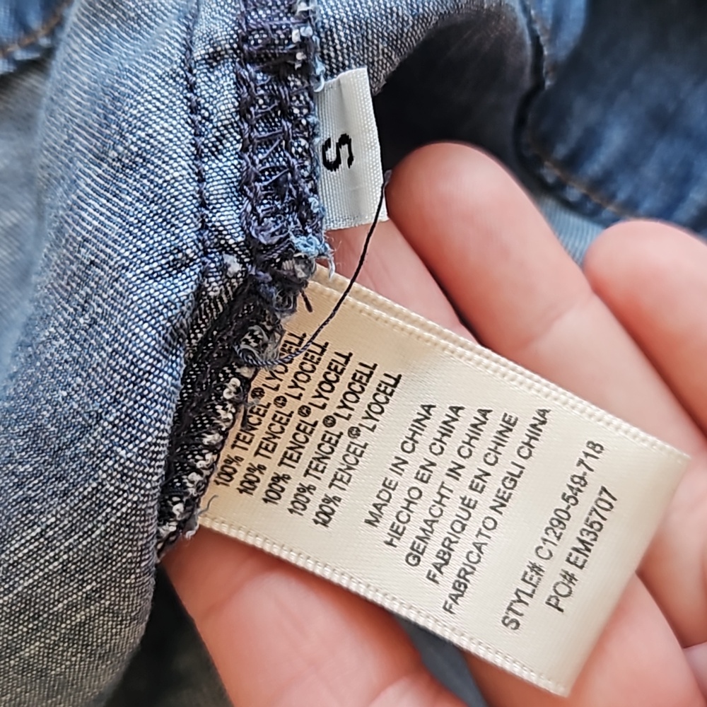 Cloth & Stone Blue Denim Pull Over Half Button Blouse Top Shirt Size Small - Picture 3 of 9